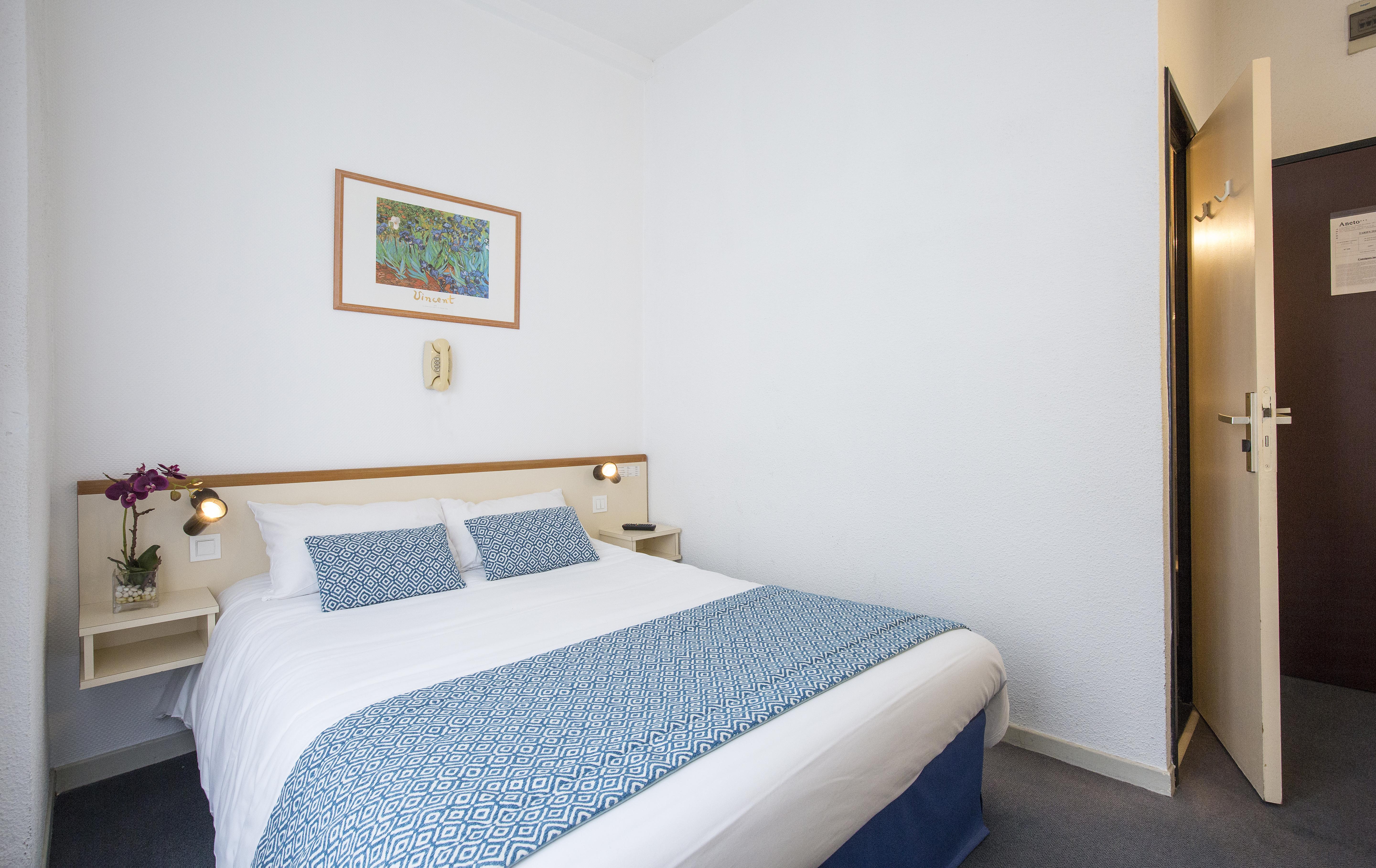 Hotel Aneto Lourdes Kültér fotó