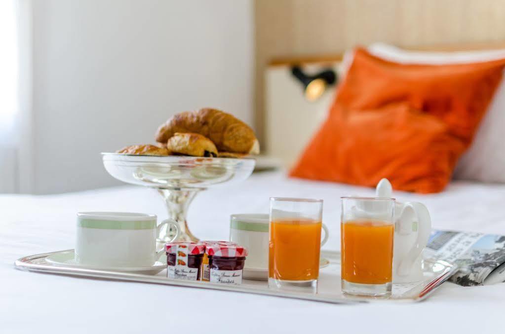 Hotel Aneto Lourdes Kültér fotó