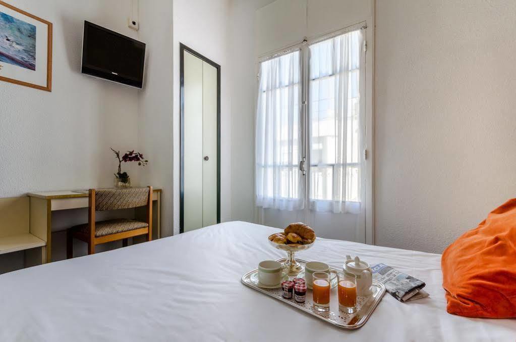 Hotel Aneto Lourdes Kültér fotó
