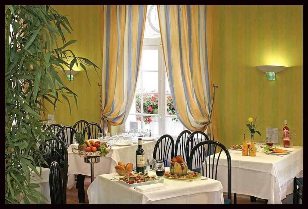 Hotel Aneto Lourdes Kültér fotó