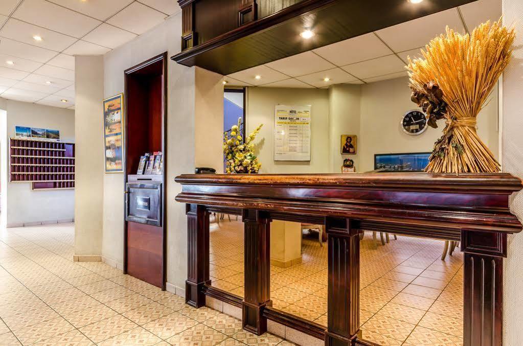 Hotel Aneto Lourdes Kültér fotó